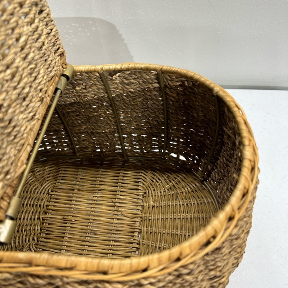 Vintage Double Lid Sewing Basket Woven Wicker Beautiful Condition - Picture 5 of 16